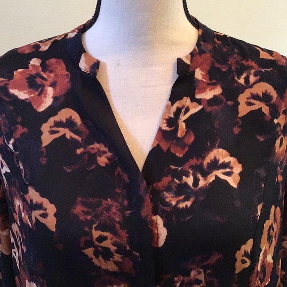 EUC Simply Vera Floral Print Blouse - Picture 2 of 7